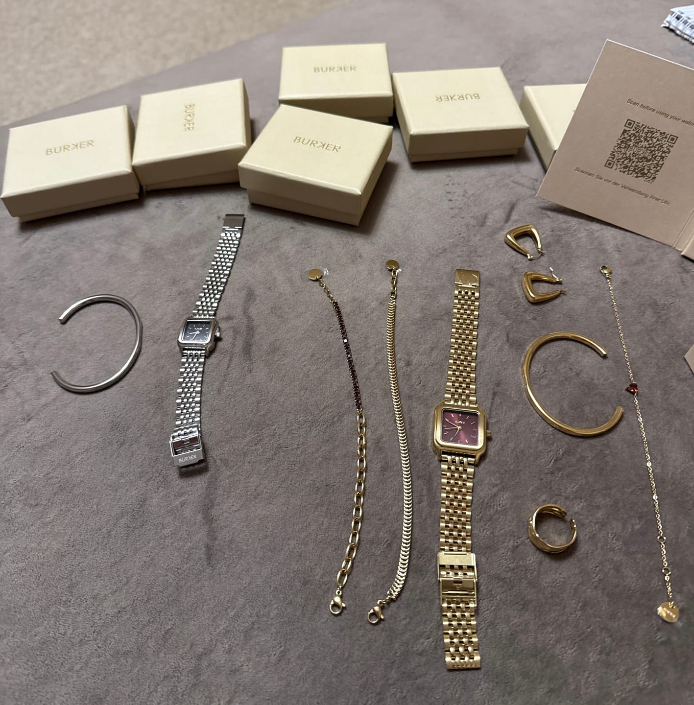Customer photo review of Macy Petite Silver Black