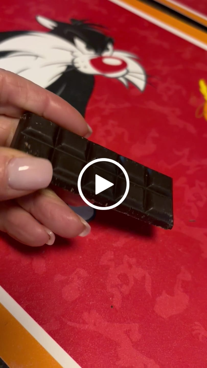 Customer video review of Tavolette di cioccolato fondente