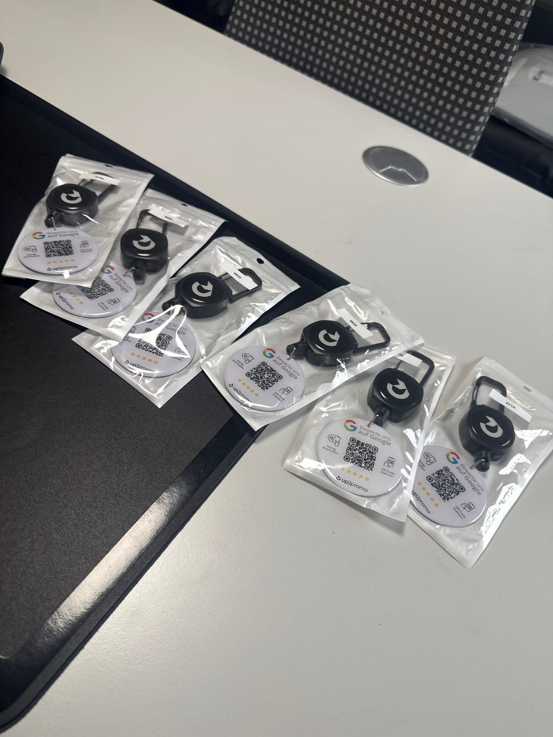 Customer photo review of Google Bewertungs Badge mit NFC & QR