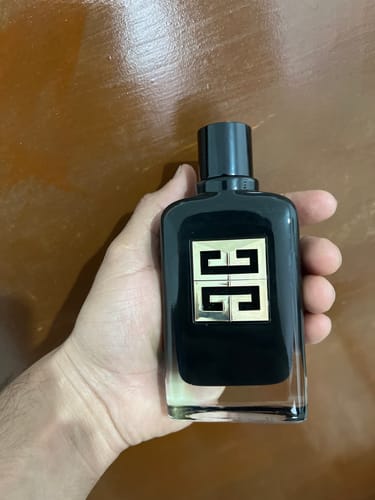 Reseña con foto de un cliente sobre Perfume Givenchy Gentleman Society Ambree 100ml EDP