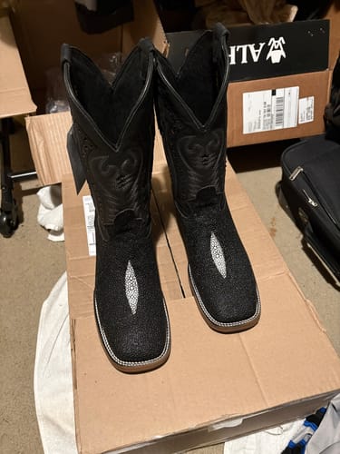 Customer photo review of Cowboy Boot Stingray Mantarraya