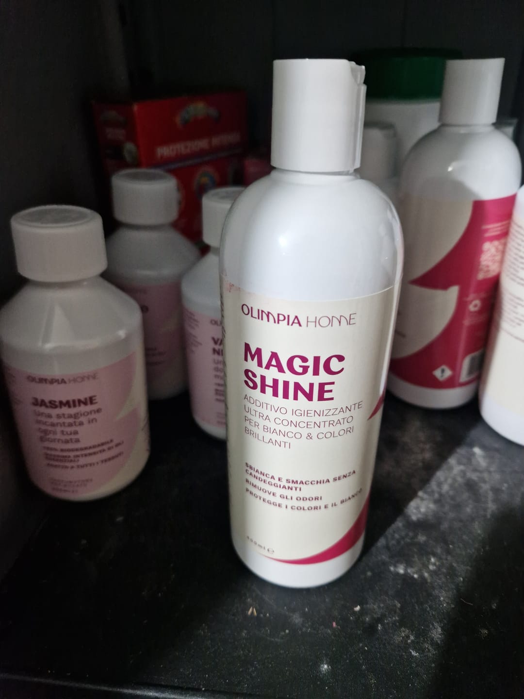 Customer photo review of Magic Shine - Additivo Igienizzante Ultra Concentrato per Bianco & Colori Brillanti Ml.400