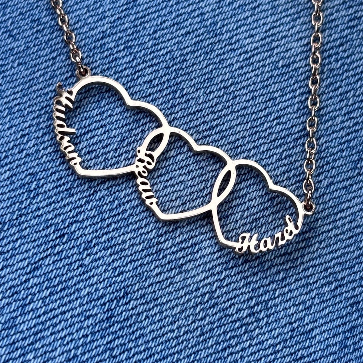 Customer photo review of Gepersonaliseerde hart naamketting