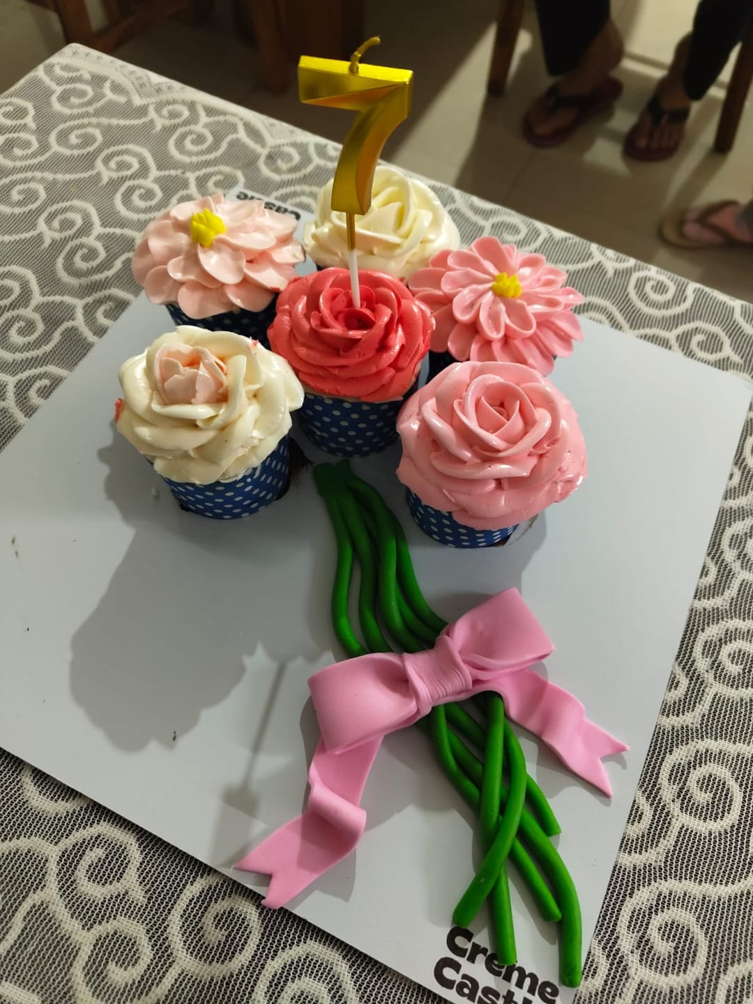 Customer photo review of Cupcake Bouquet Bloom Board