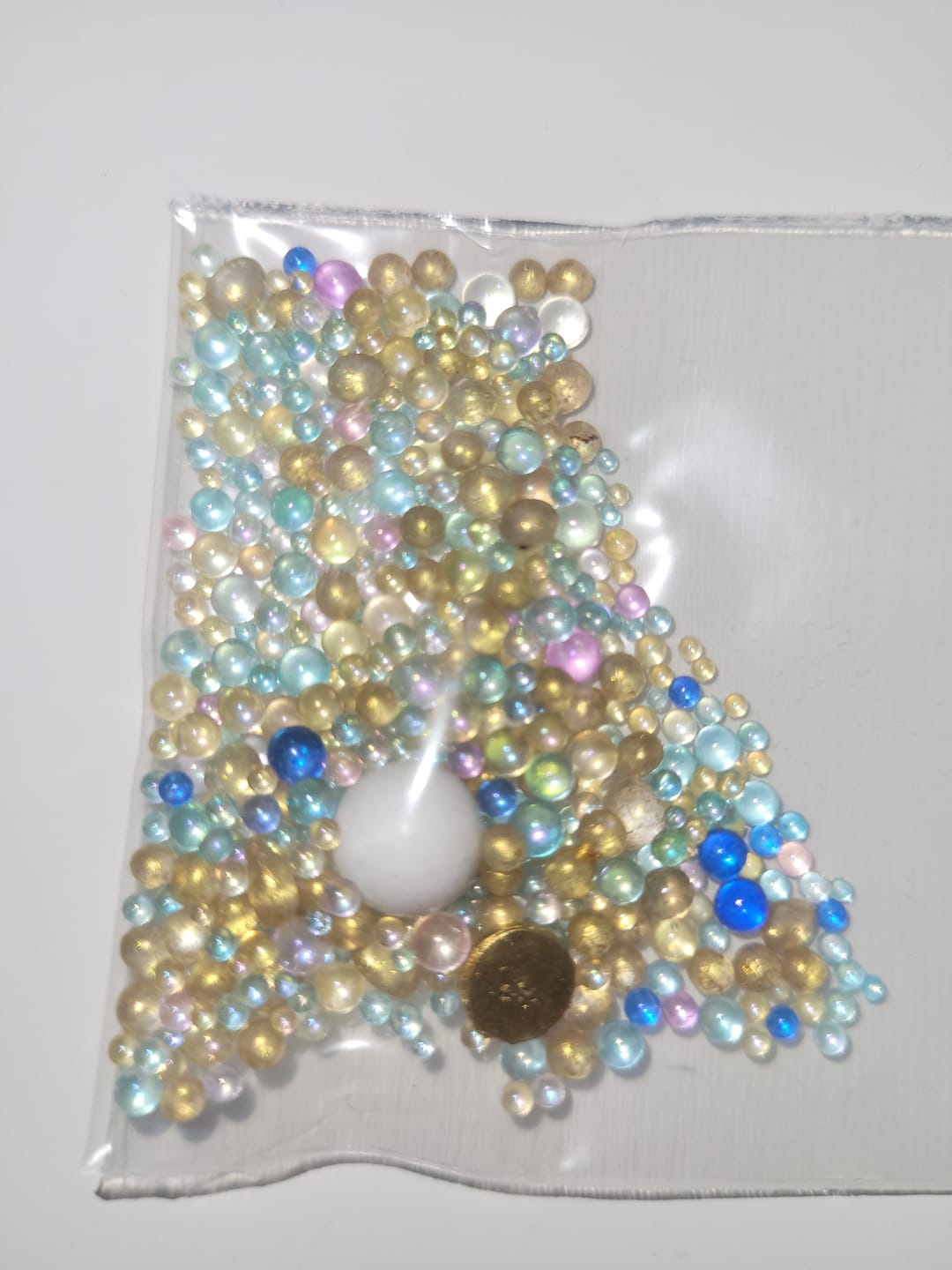 Customer photo review of 🪷 Reliquaires vintage en céramique fleurie avec perles reliques Sarira multicolores # 823