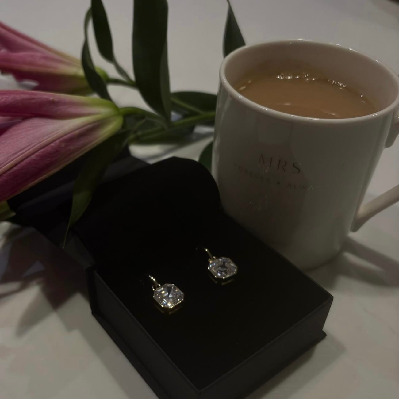 Customer photo review of The Gold Deco Dreams Drops