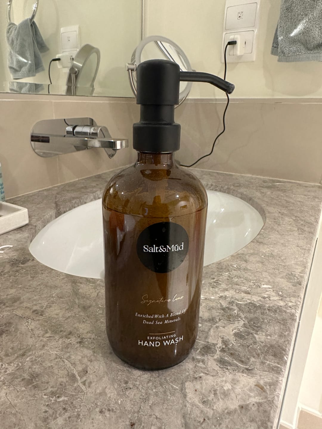 Customer photo review of Signature Exfoliating Hand Wash With Dead Sea Minerals 500ml