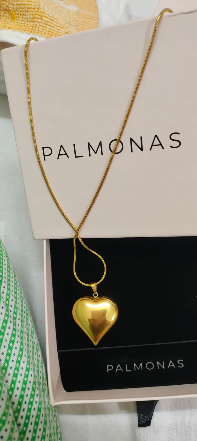 Customer photo review of Golden Heart Charm Chain Necklace