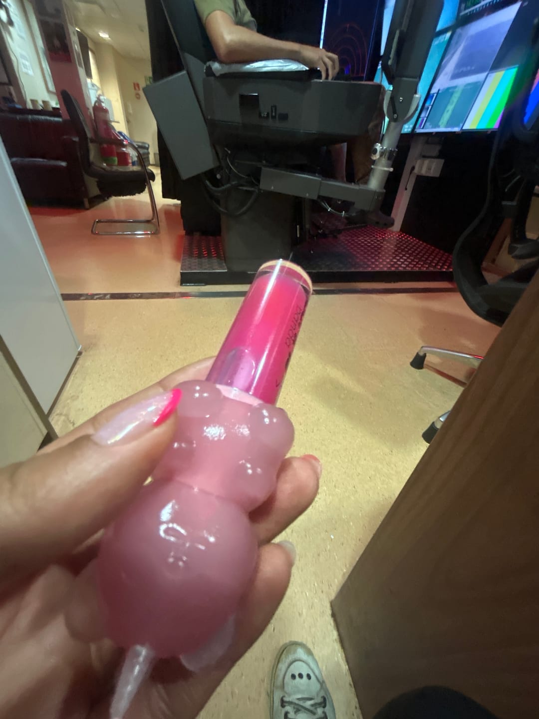 Customer photo review of Lip Oil Gummy Panda – VIZZELA