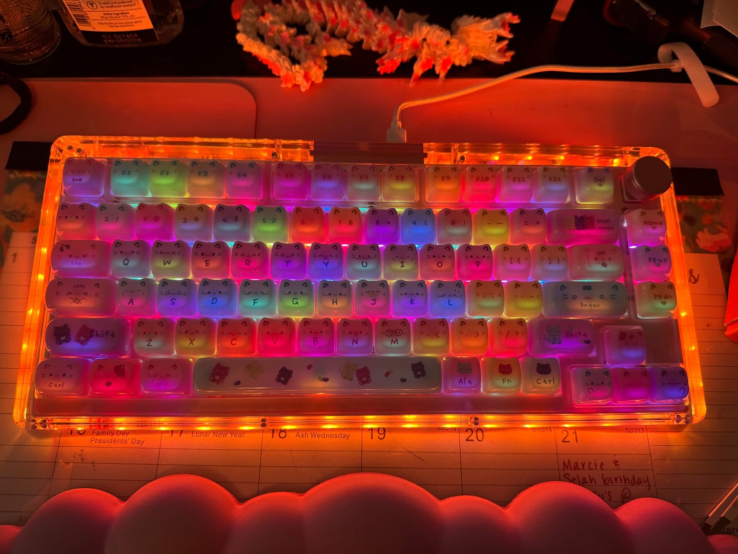 Customer photo review of KiiBOOM Meow Pudding PC Keycap Set