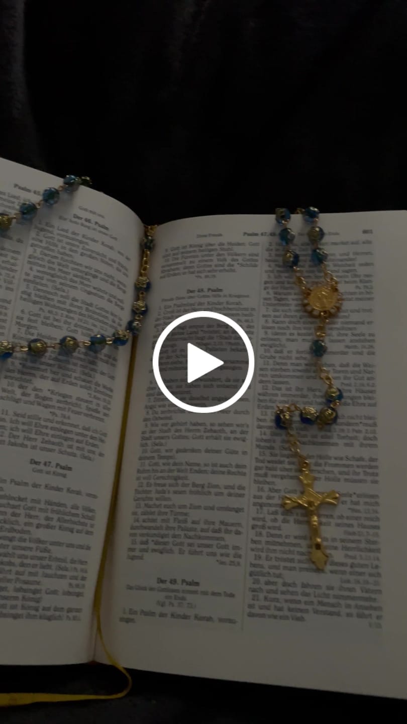 Customer video review of Christianartworkshop St. Benedikt-Medaille und Kruzifix, 8 mm rund, mehrfarbig, Rosenkranzkette aus Acryllegierung