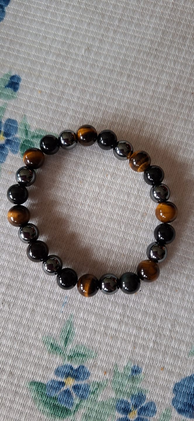 Customer photo review of Bracelet "3 Protections" en Oeil de Tigre, Hématite & Obsidienne Noire