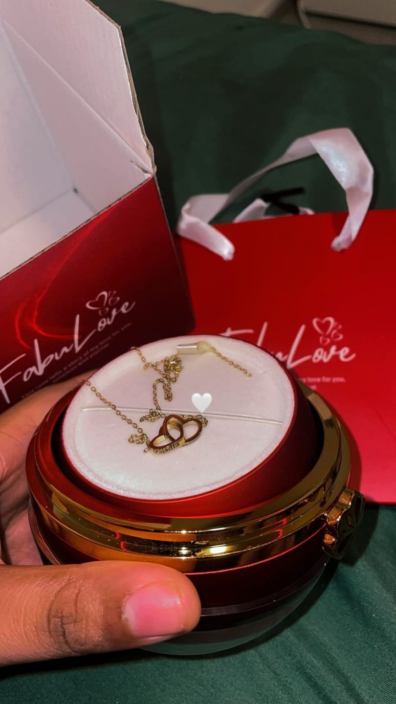 Customer photo review of Eternal Rose Round Box - W/ Engraved Necklace & Real Rose