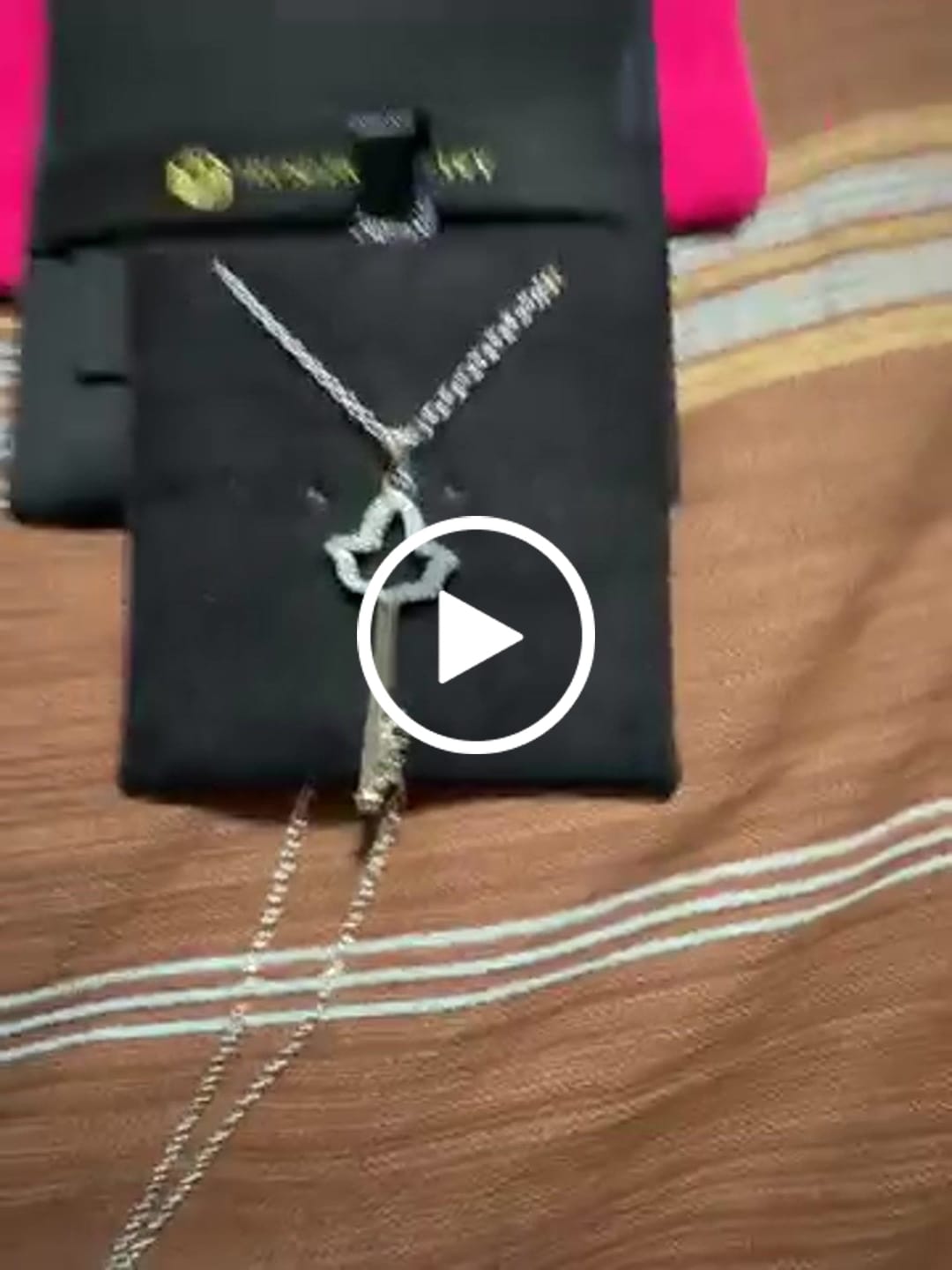 Customer video review of AKA Ivy Leaf Key Necklace