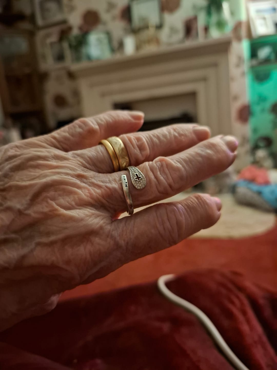 Customer photo review of "FAITH" Handmade Christian Family Ring in Zircon & 925 Sterling Silver (GIFTING OFFER)