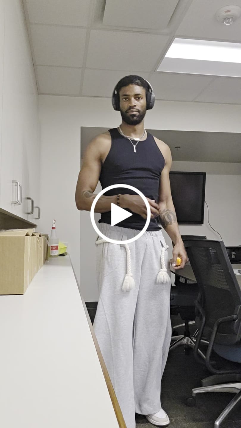 Customer video review of Aelfric Eden Super Baggy Barrel Sweatpants