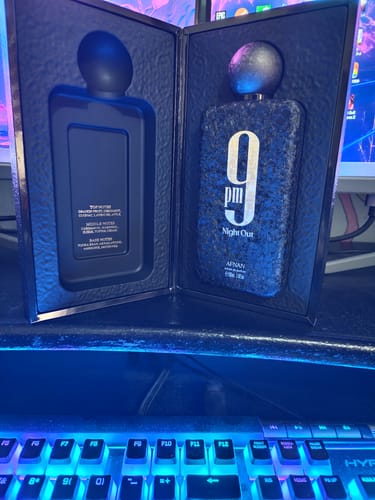 Reseña con foto de un cliente sobre Perfume Afnan 9 pm Night Out 100ml EDP