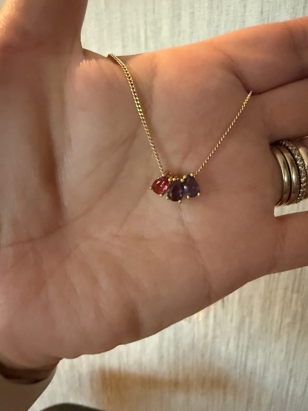 Customer photo review of Personaliza Tu Collar Birthstone Gota Dorado