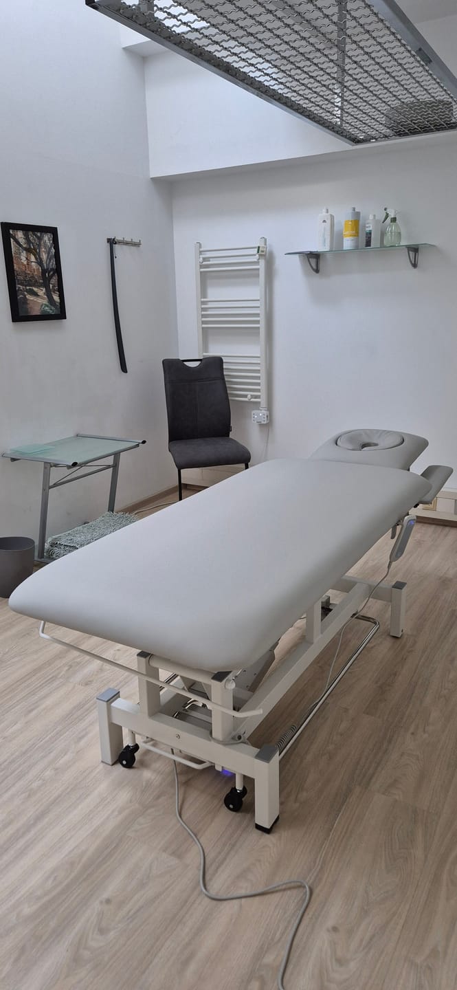 Customer photo review of Massageliege Elektrisch Fortis 4 Ergo | 4-Segmente | Handfernbedienung Steuerrahmen | 3 Jahre Garantie