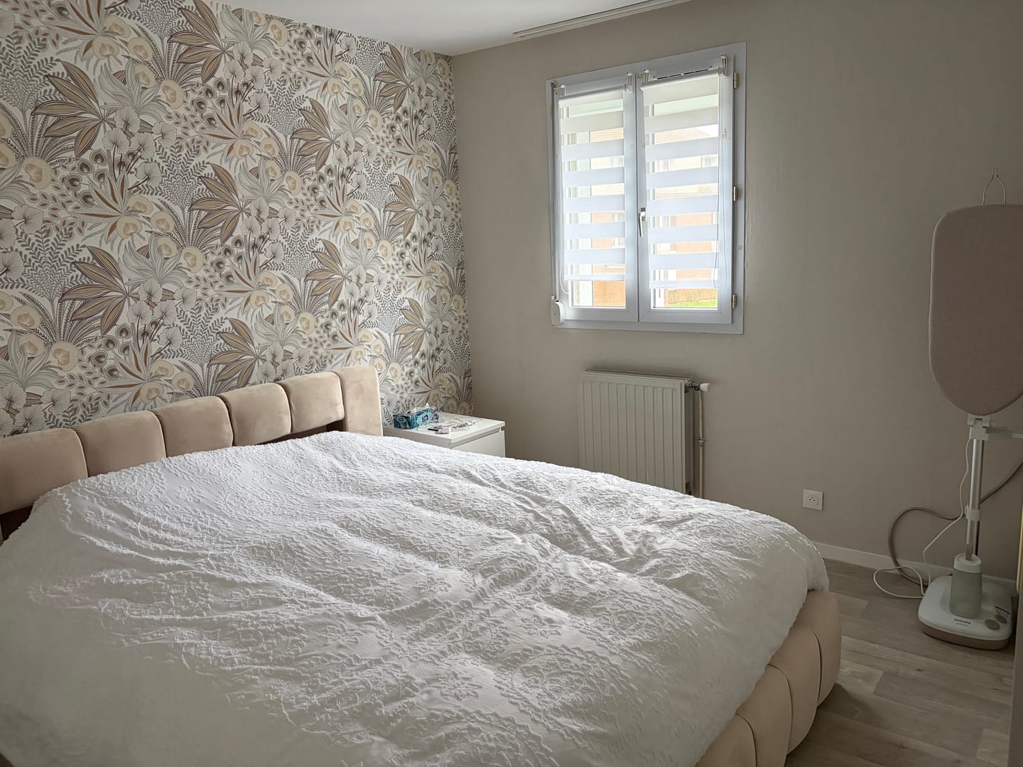 Customer photo review of Lit coffre rembourré avec LED  - JULIETTE