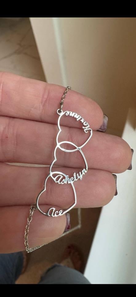 Customer photo review of Gepersonaliseerde hart naamketting