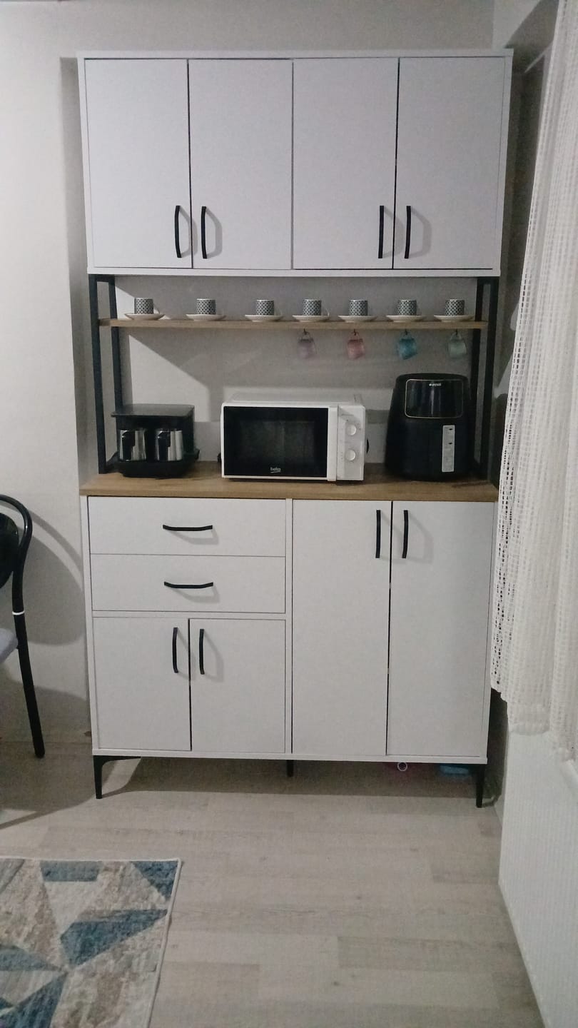 Customer photo review of Rani JE213 Kahve Köşesi Çok Amaçlı Dolap 8 Kapaklı 2 Çekmeceli Raflı Kiler Mutfak Dolabı Beyaz - Sepet Ceviz