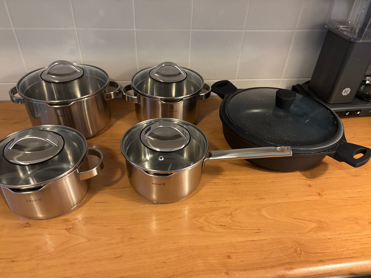 Customer photo review of Sola Pannenset Pearl 5-Delig RVS - Downdraft geschikt & Sola Hapjespan Fair ø 28 cm - geschikt voor alle warmtebronnen