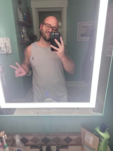 Customer photo review of 021 ESSENTIAL POCKET T-SHIRT - SEA FOAM