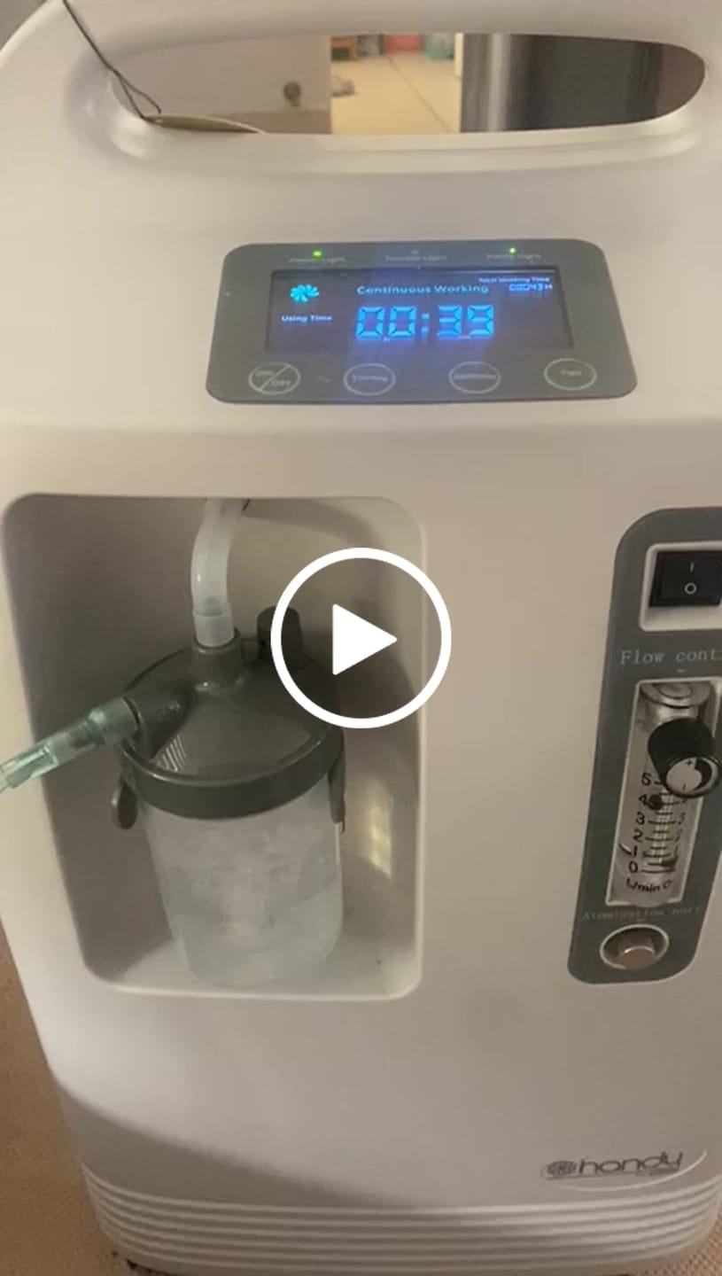Customer video review of Concentrador de Oxígeno 5 L/min con Nebulización Integrada y Ruedas OLV5S | Marca Handy