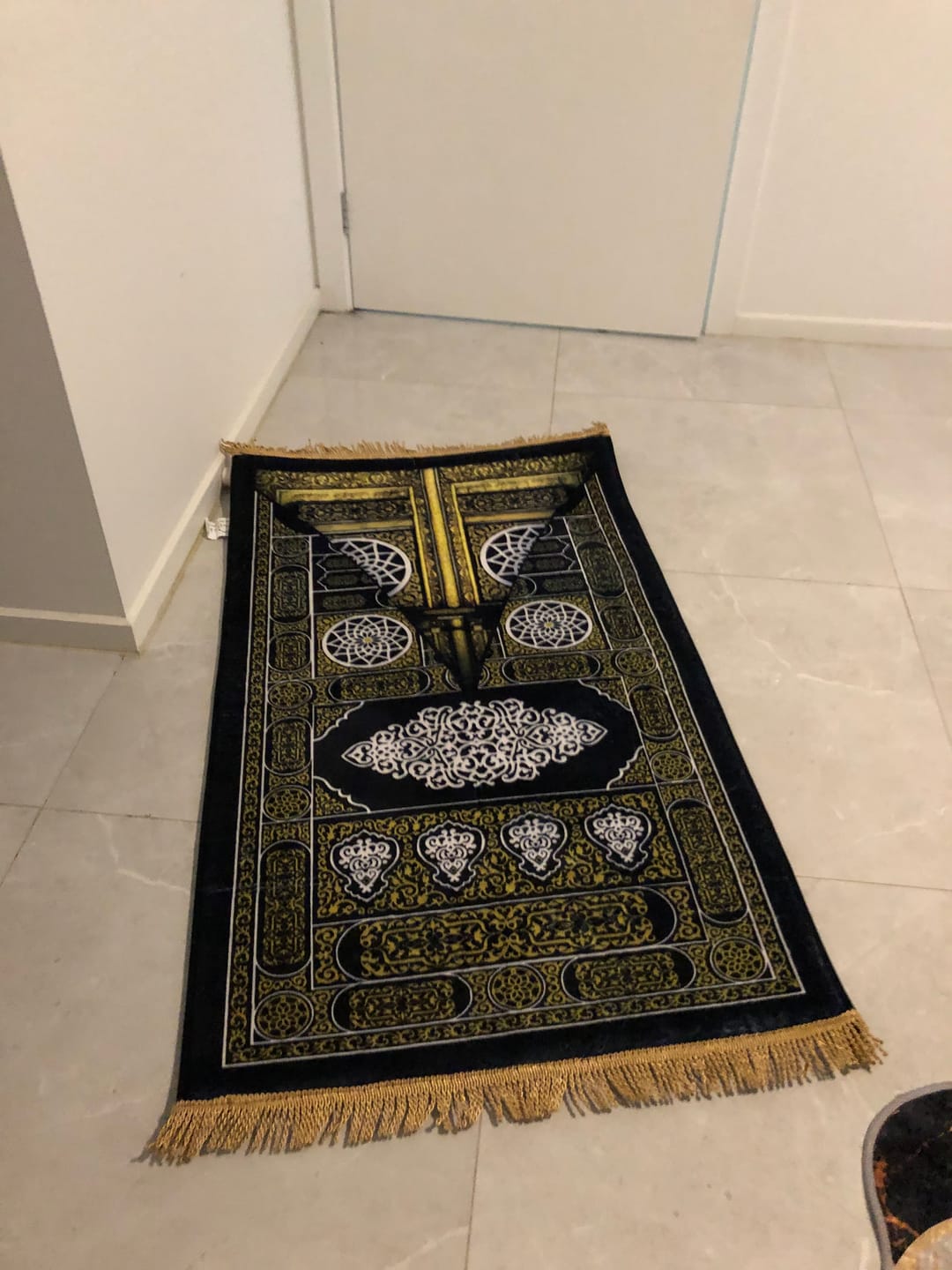 Customer photo review of Kaaba Door  Padded Prayer Mat