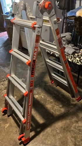 Customer photo review of Escalera de Aluminio Multiposición 17' Tipo IA Megamax Little Giant 14437-803 (Demo)