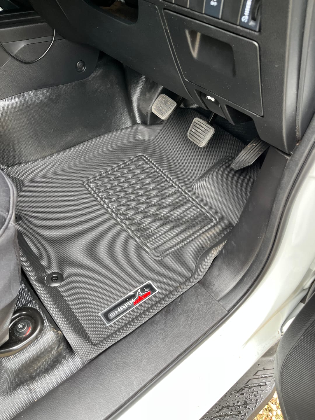 Customer photo review of Sharkskin Custom-Fit Isuzu D-MAX 2021–2025 3D TPE All-Weather Floor Mats