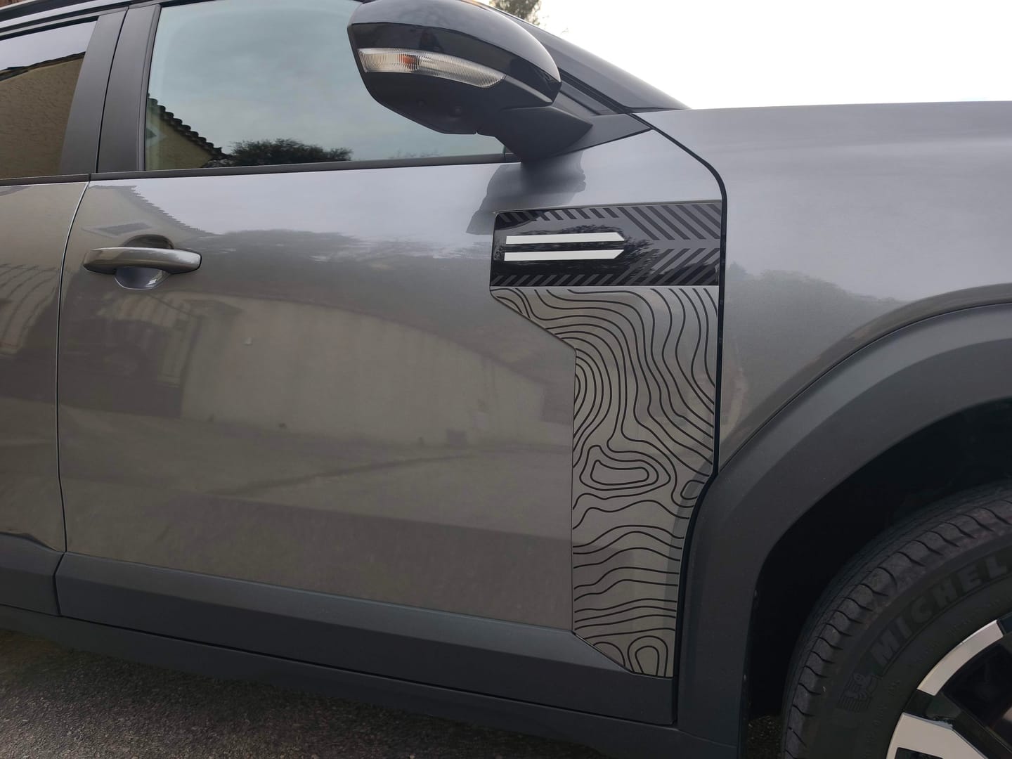 Customer photo review of Topographic Door Trim Vinyl Decal Set | Fits Dacia Bigster | Left and Right