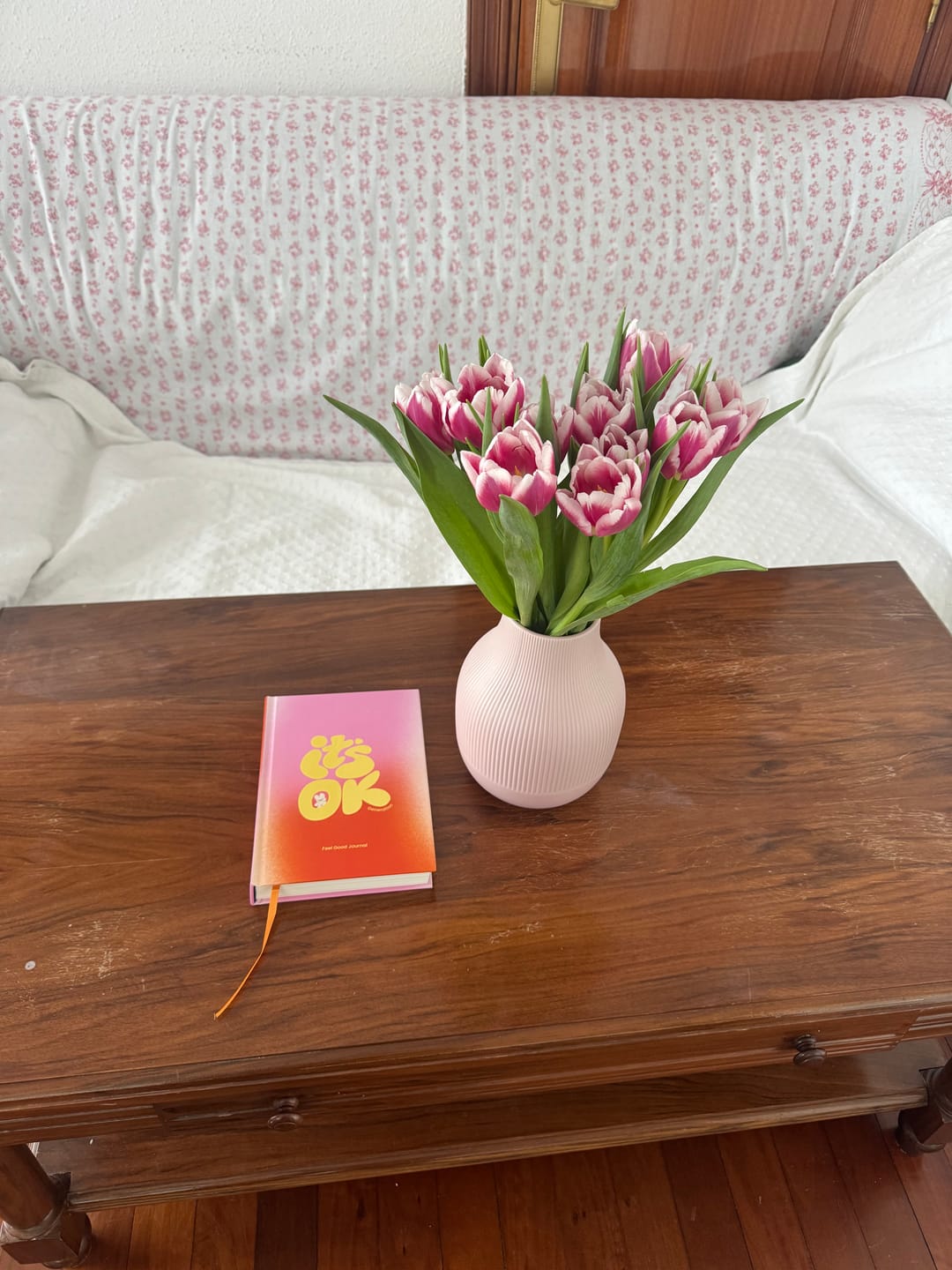 Customer photo review of Feel Good Journal | Portada Mandarina