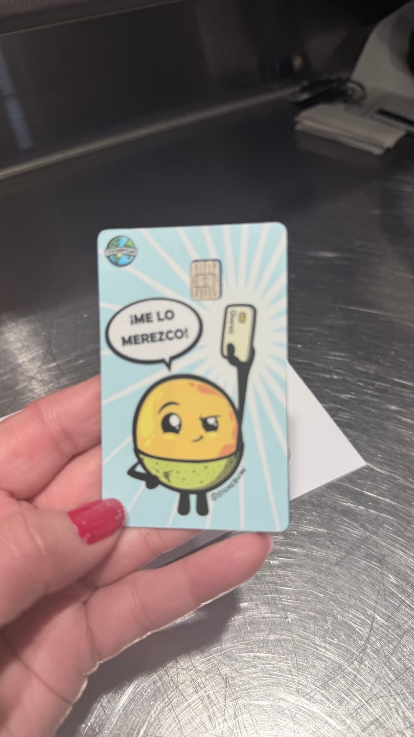 Customer photo review of Me Lo Merezco - Sticker para Tarjeta de Crédito