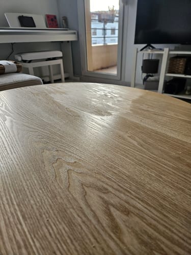 Customer photo review of ARVIKA - Set d'une table basse en bois et 2 poufs en bouclettes blanches