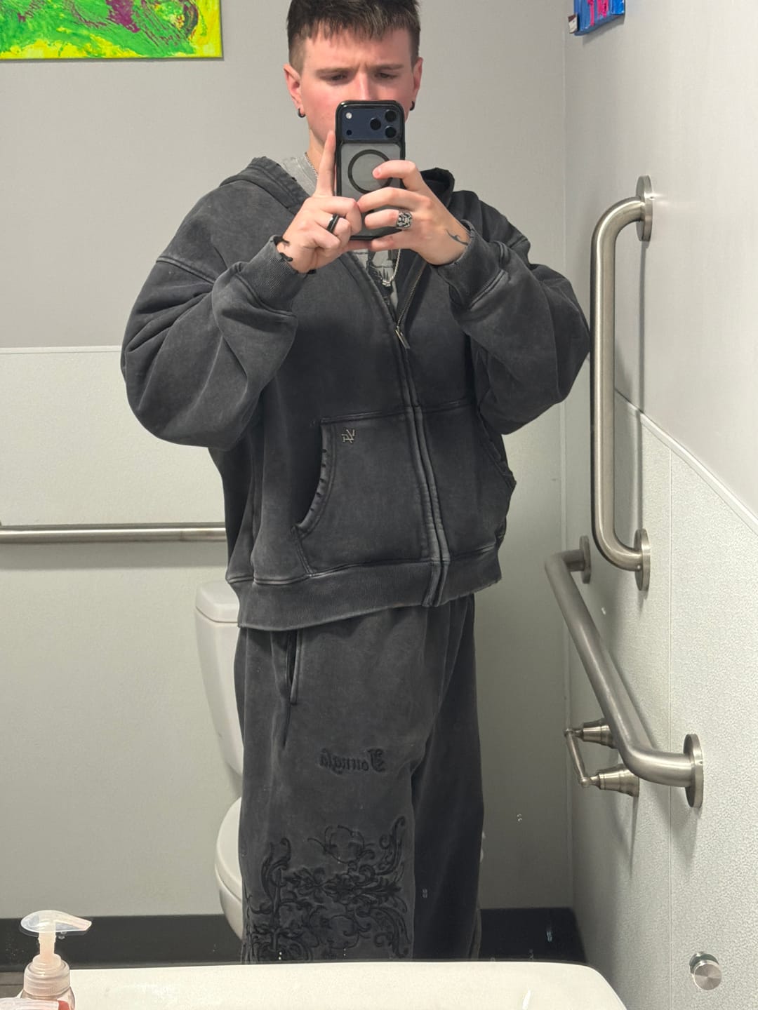 Customer photo review of 2061 - Threadmark Sweats