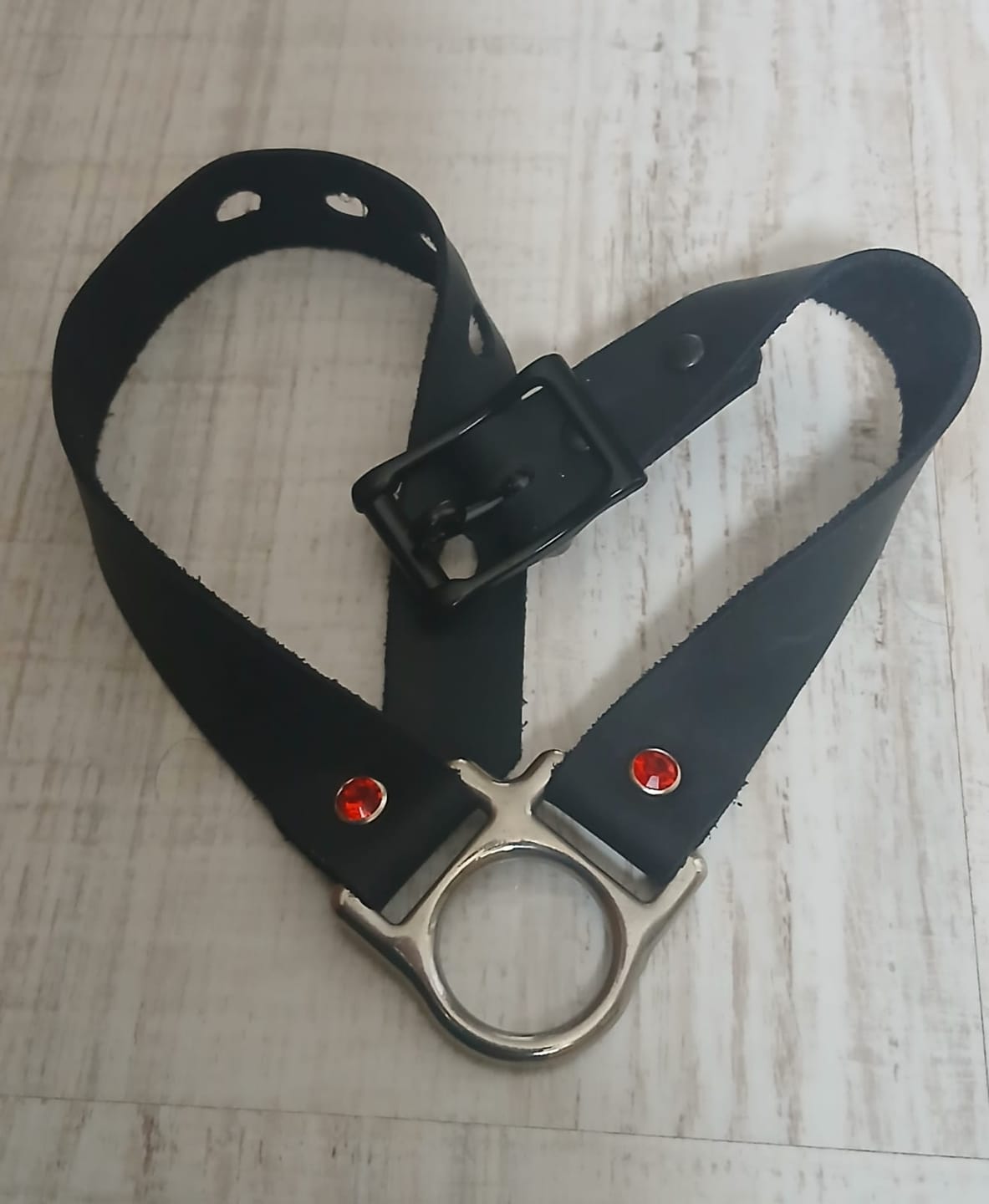 Customer photo review of SiaLinda: Halsband Trigon Chroma mit exklusivem O- Ring Element und farbigen Kristallen