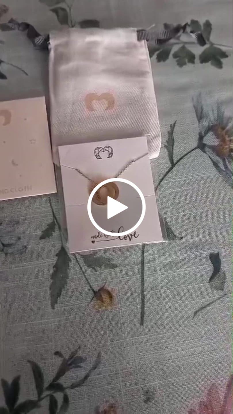 Customer video review of Collar Amity - Personalizado
