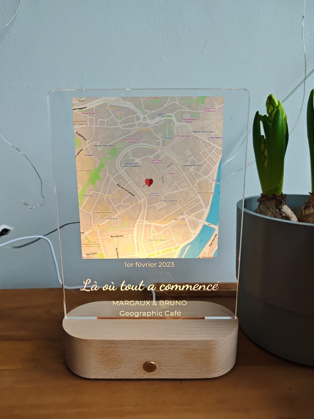 Customer photo review of "Notre Moment" – Veilleuse personnalisée (pied en bois inclus)