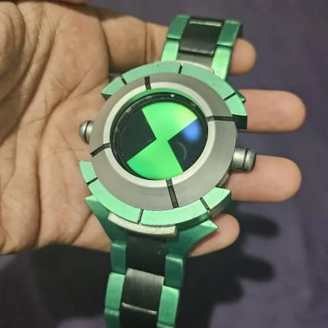 Customer photo review of Ben 10 Alien Force Aliens The Omnitrix Life Size Wearable Replica (Touch Sensing)
