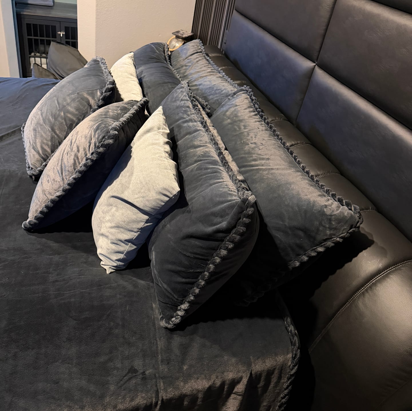 Customer photo review of Amorgos Fine Velvet Bedding Set