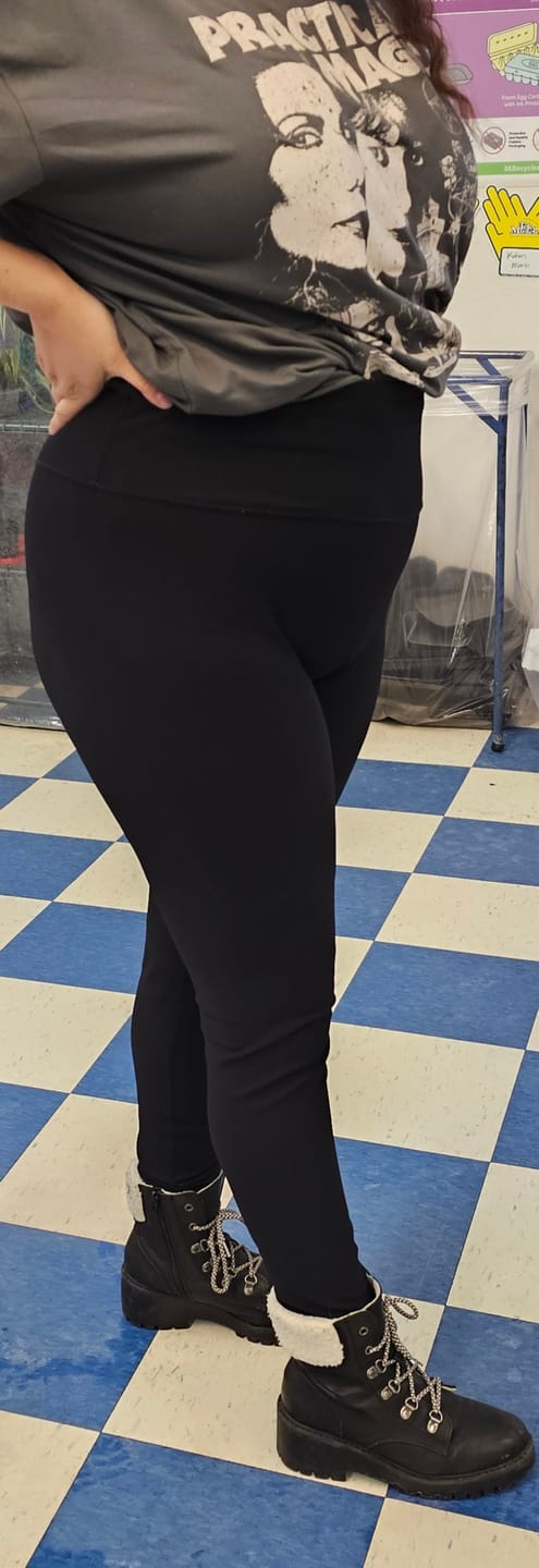 Customer photo review of Ribbed Leggings