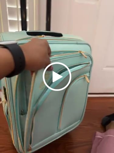 Customer video review of Glam'r Gear® Solo™ Carry-On with uHide® Extendable Garment Rack (New Style!)