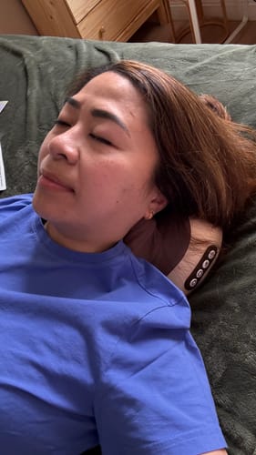 Customer photo review of HiZoo - Pillow Neck & Shoulder Massager