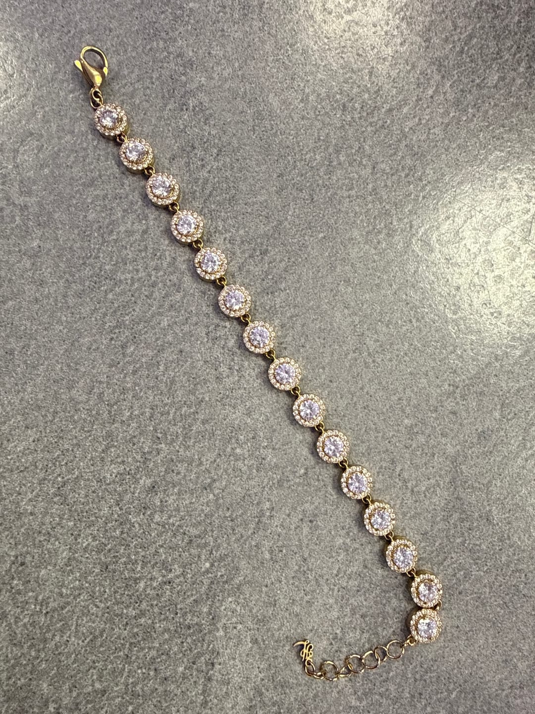 Customer photo review of Crystal Elegance Armband 14K Vergoldet