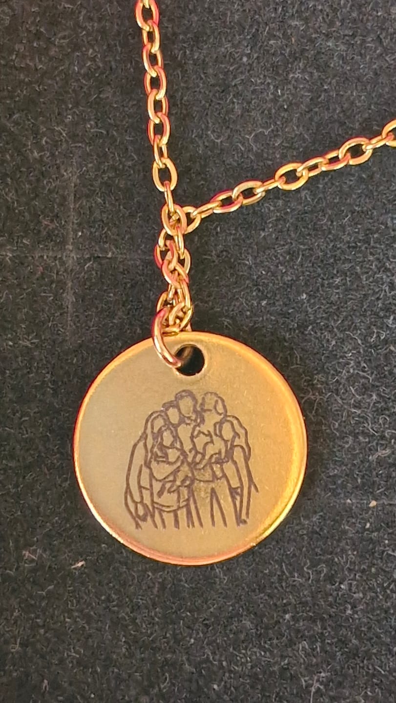 Customer photo review of Personnalise ton collier en acier inoxydable gravé