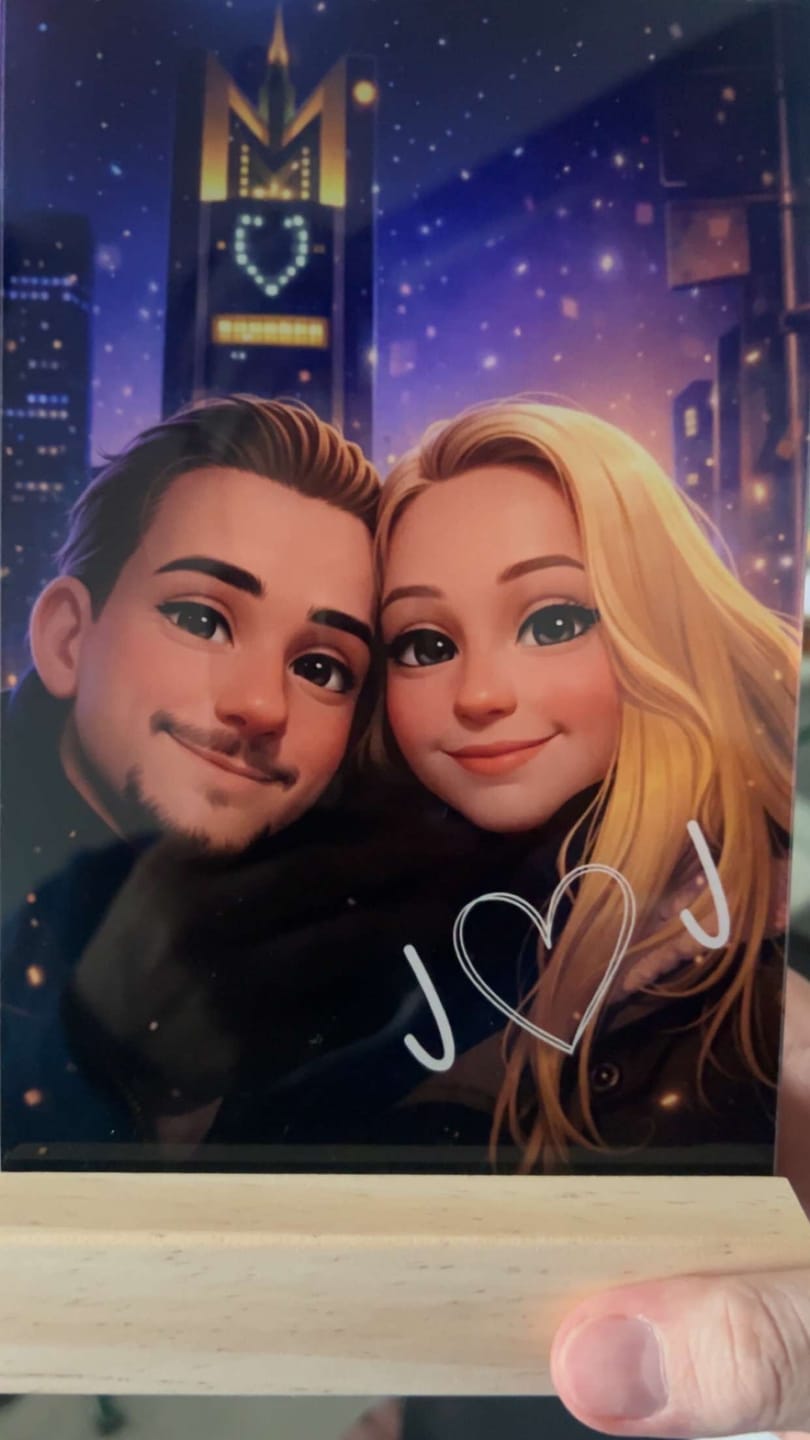 Customer photo review of Cartoon Love - Personalisierter Acrylaufsteller mit Cartoon-Effekt