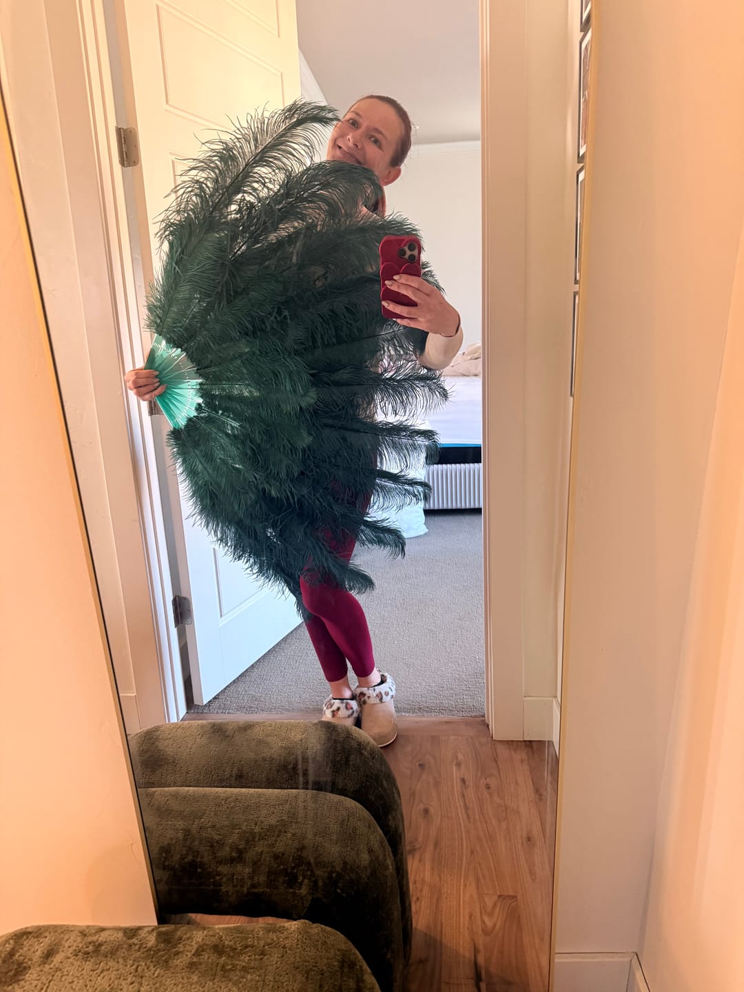 Customer photo review of Mix custom U/D layers color 2 layers Ostrich Feather Fan 30"x 54"