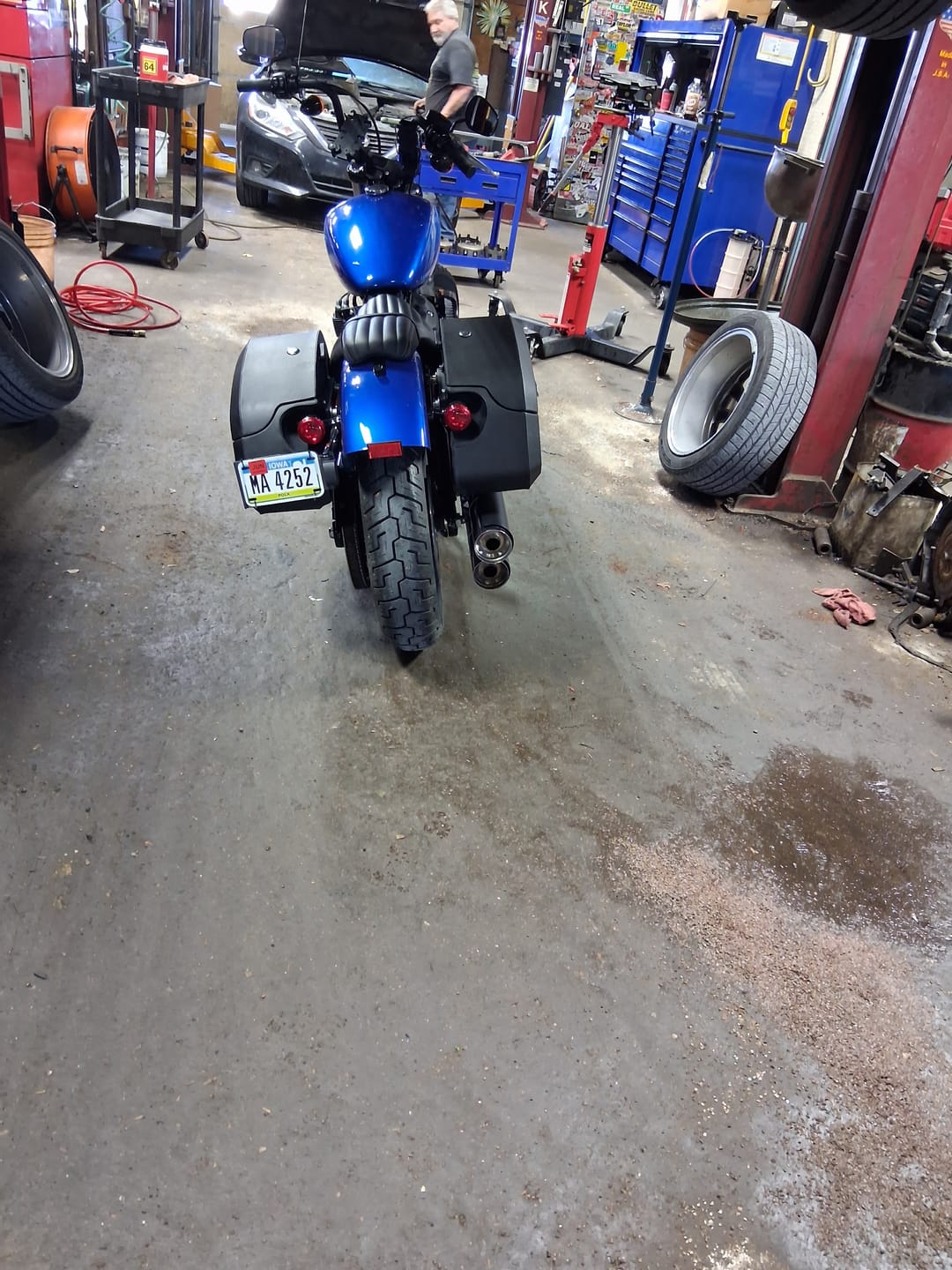 Customer photo review of 32L - Darkin Large Quick Mount Leather Wrapped Hard Saddlebags for Harley Softail Street Bob FXBB